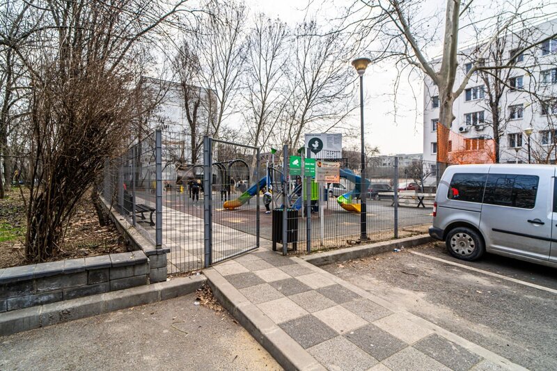 Drumul Taberei 2 camere, 38 mp, decomandat, 5/10, bloc reabilitat, metrou aproape